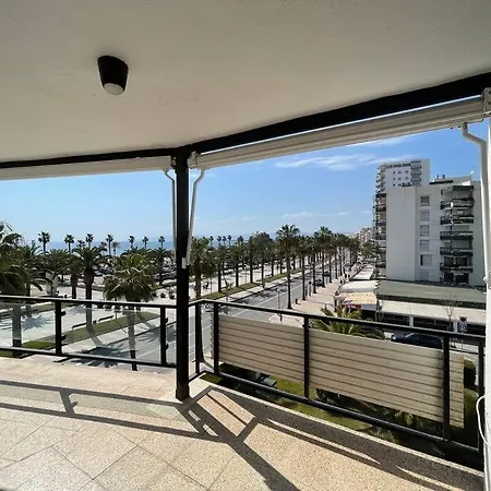 En Primera Linea De Mar De *
